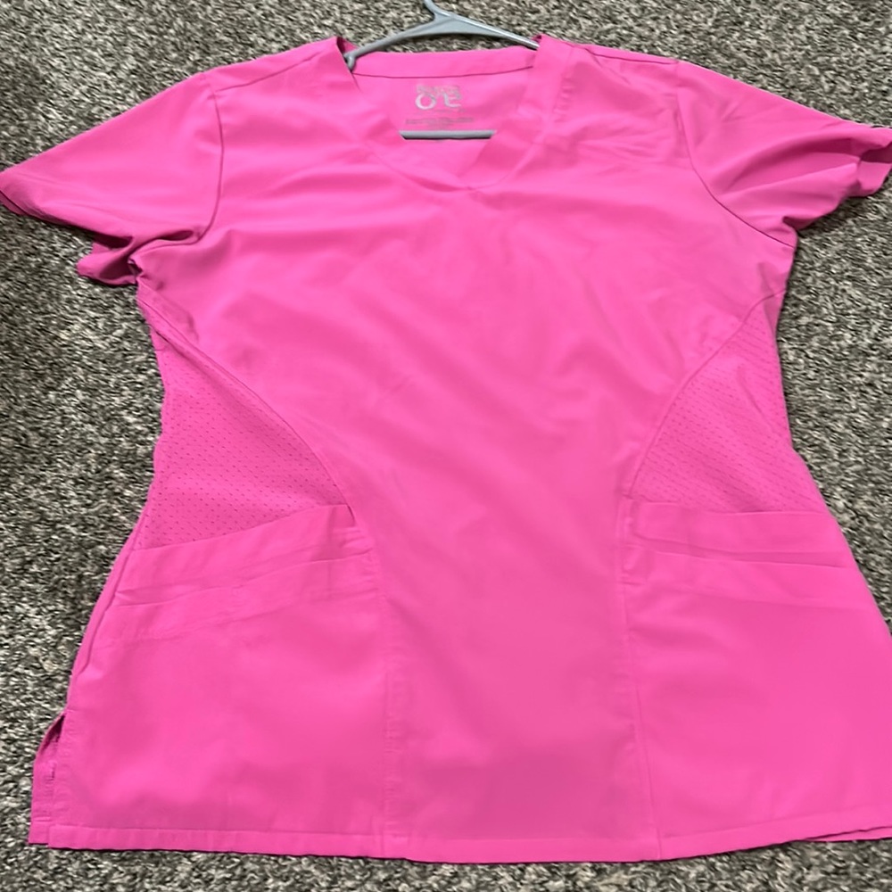 Barco scrub top
